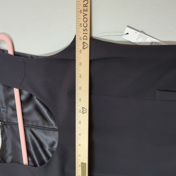 Tahari, black sleeveless shift dress with pockets. Sz 8 - Picture 7 of 10